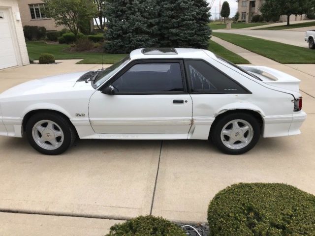 1992 Ford Mustang GT - photo 2
