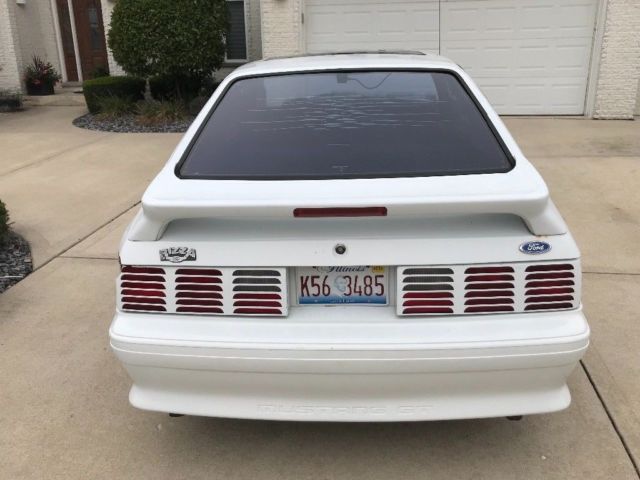 1992 Ford Mustang GT - photo 5