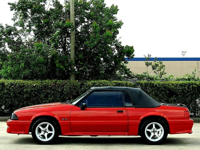 1992 Ford Mustang GT CONVERTIBLE - photo 3