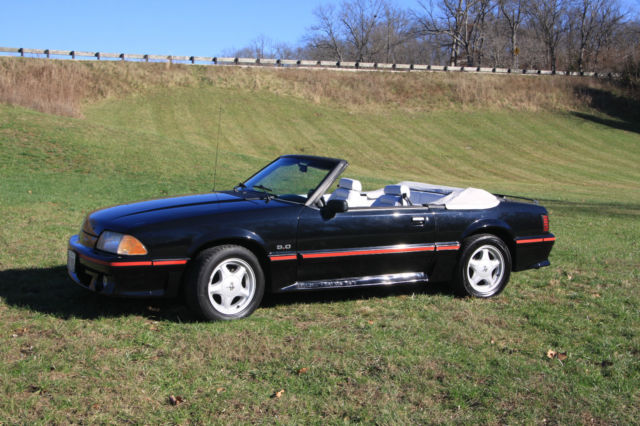 1992 Ford Mustang GT - photo 4