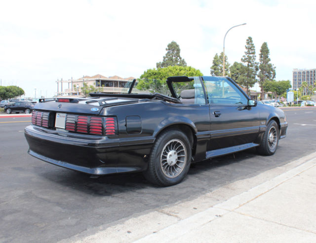 1992 Ford Mustang GT - photo 5