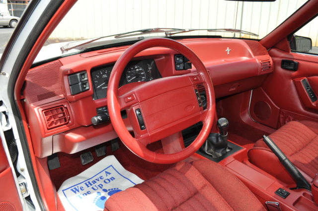 1992 Ford Mustang GT - photo 8
