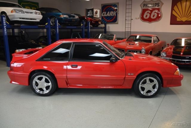 1992 Ford Mustang GT - photo 11