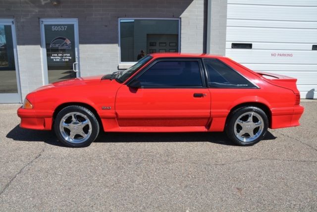 1992 Ford Mustang GT - photo 4