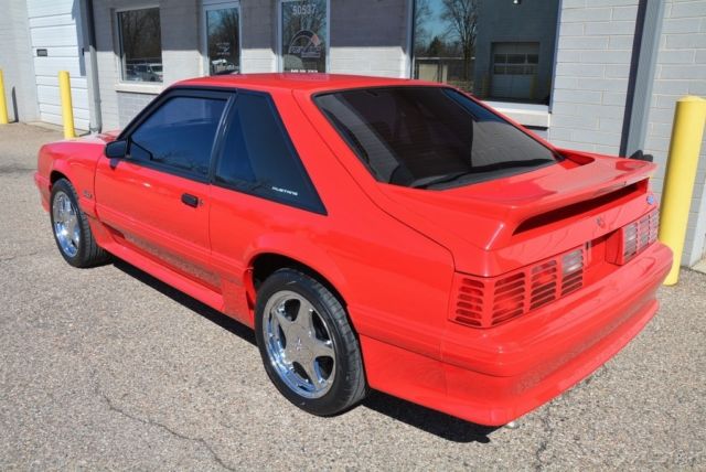 1992 Ford Mustang GT - photo 6