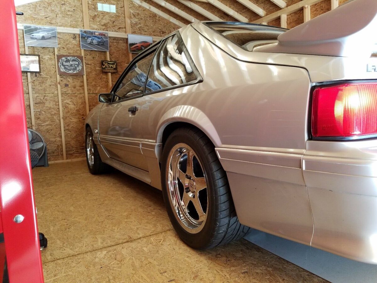 1992 Ford Mustang GT - photo 8
