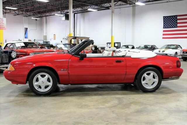 1992 Ford Mustang LX 5.0 Convertible - photo 2