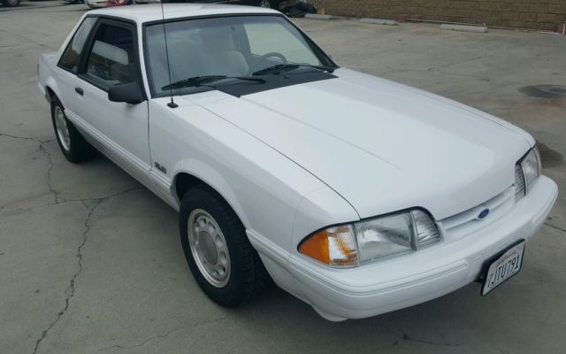 1992 Ford Mustang - photo 2