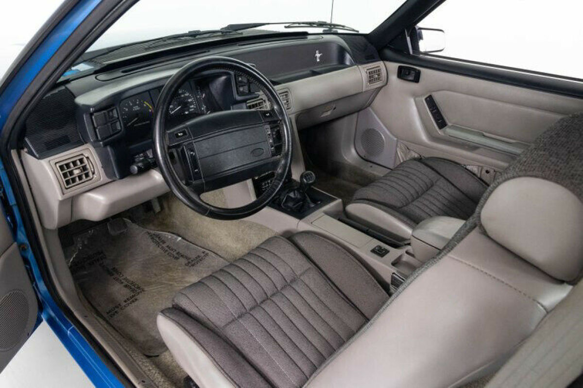 1992 Ford Mustang LX - photo 2