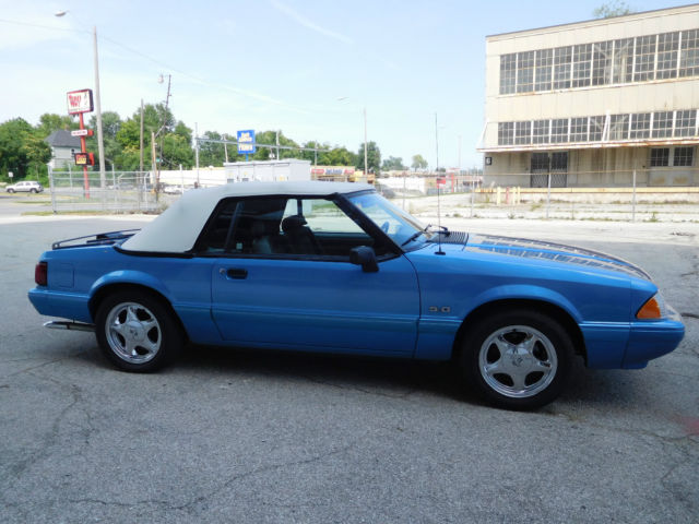 1992 Ford Mustang - photo 2