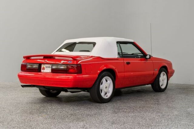 1992 Ford Mustang Summer Ed - photo 11