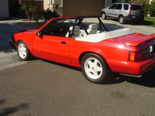 1992 Ford Mustang Convertible - photo 2