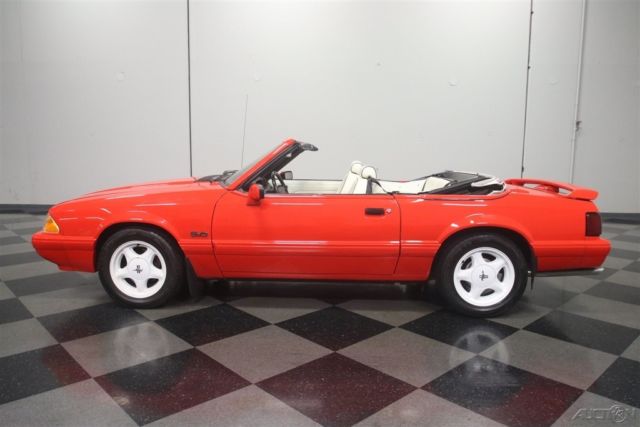 1992 Ford Mustang Summer Special - photo 2