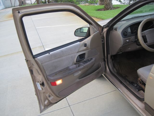 1992 Ford Taurus - photo 6