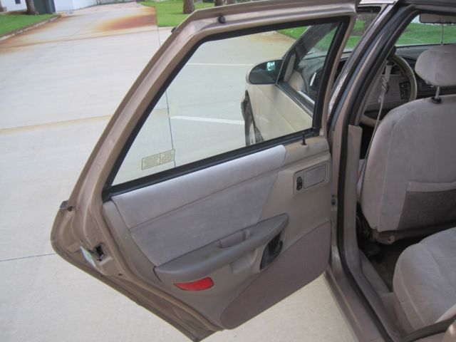 1992 Ford Taurus - photo 8