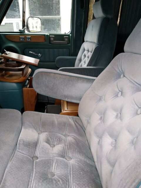 1992 GMC Vandura G2500 - photo 10