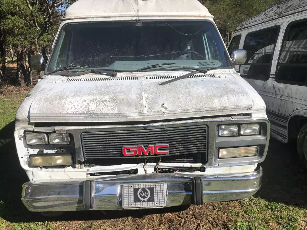 1992 GMC G2500