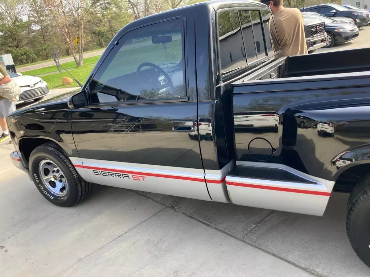 1992 GMC Seirra Step Side Sport Truck Gorgeous and rust free 1992 GMC Sierra 1500
