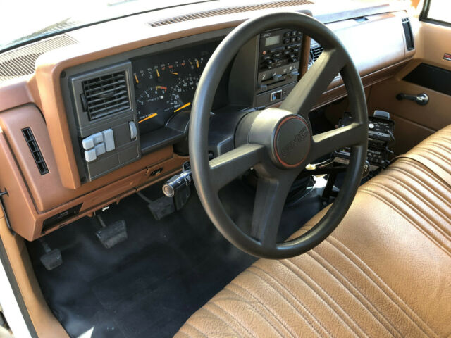 1992 Chevrolet C/K Pickup 3500 - photo 9