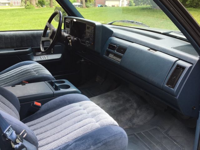 1992 GMC Suburban SLE - photo 11