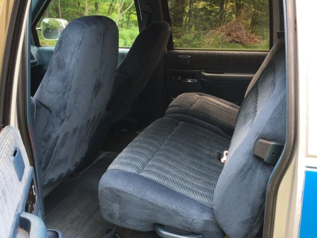 1992 GMC Suburban SLE - photo 9