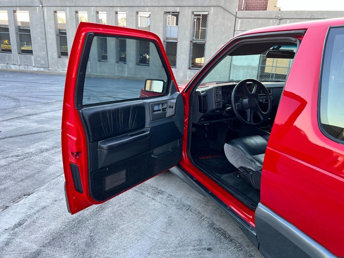 1992 GMC Typhoon #0433 Apple Red - photo 12