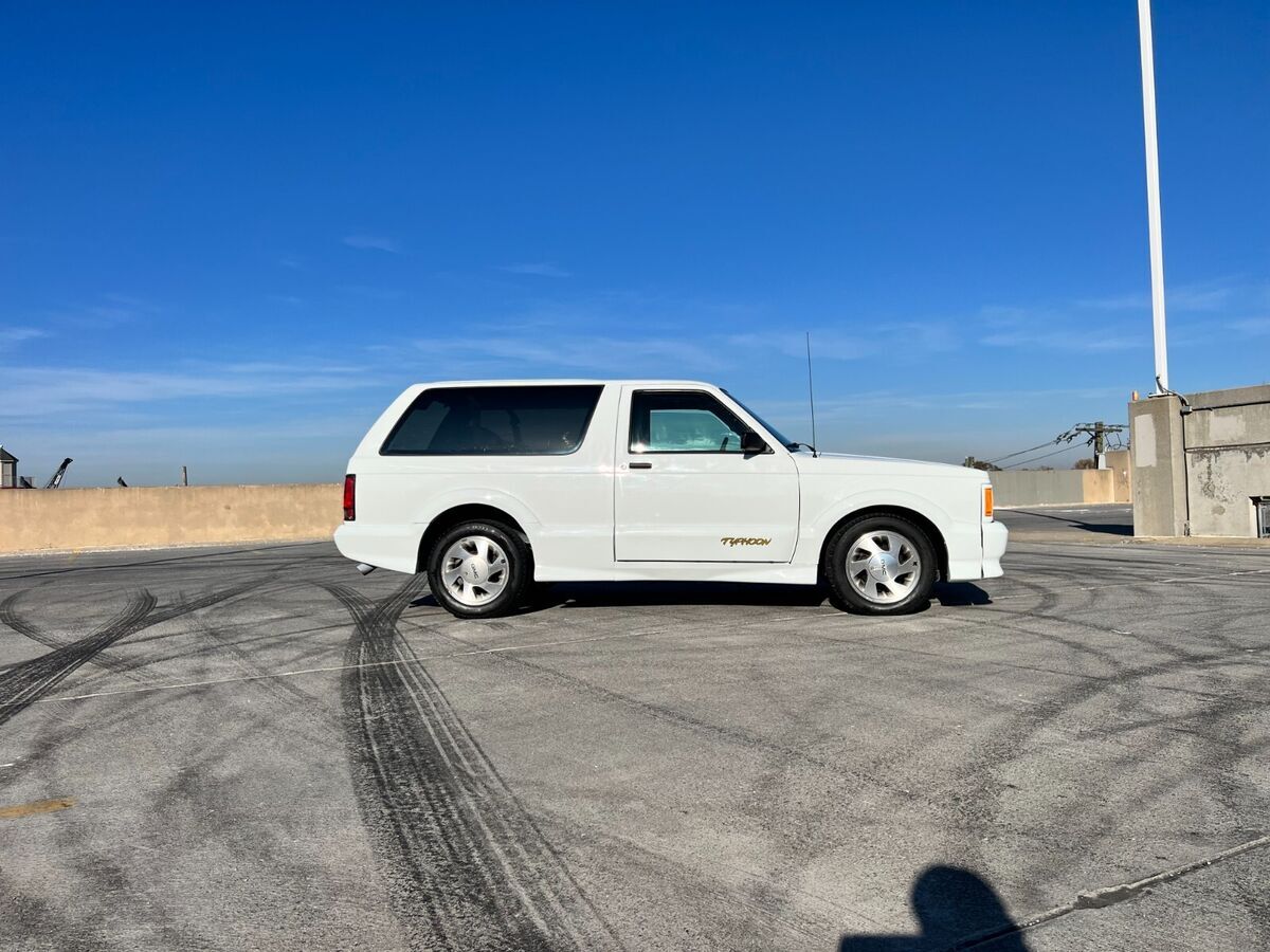 1993 GMC Typhoon - photo 6