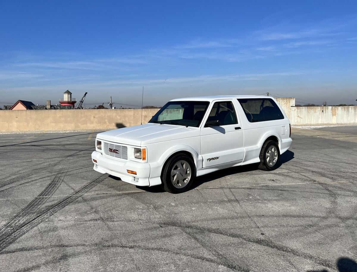 1993 GMC Typhoon - photo 8