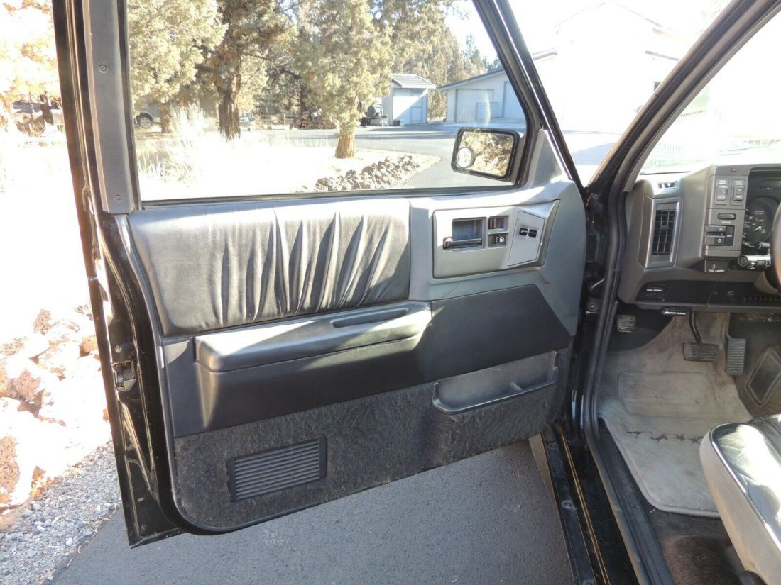 1992 GMC Typhoon - photo 10