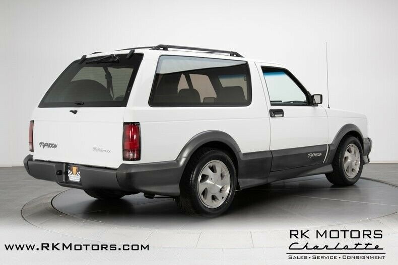 1992 GMC Typhoon - photo 2