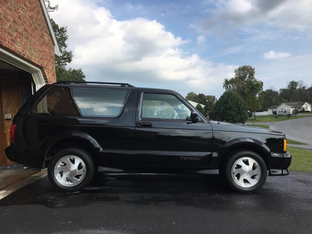 1992 GMC Typhoon - photo 2