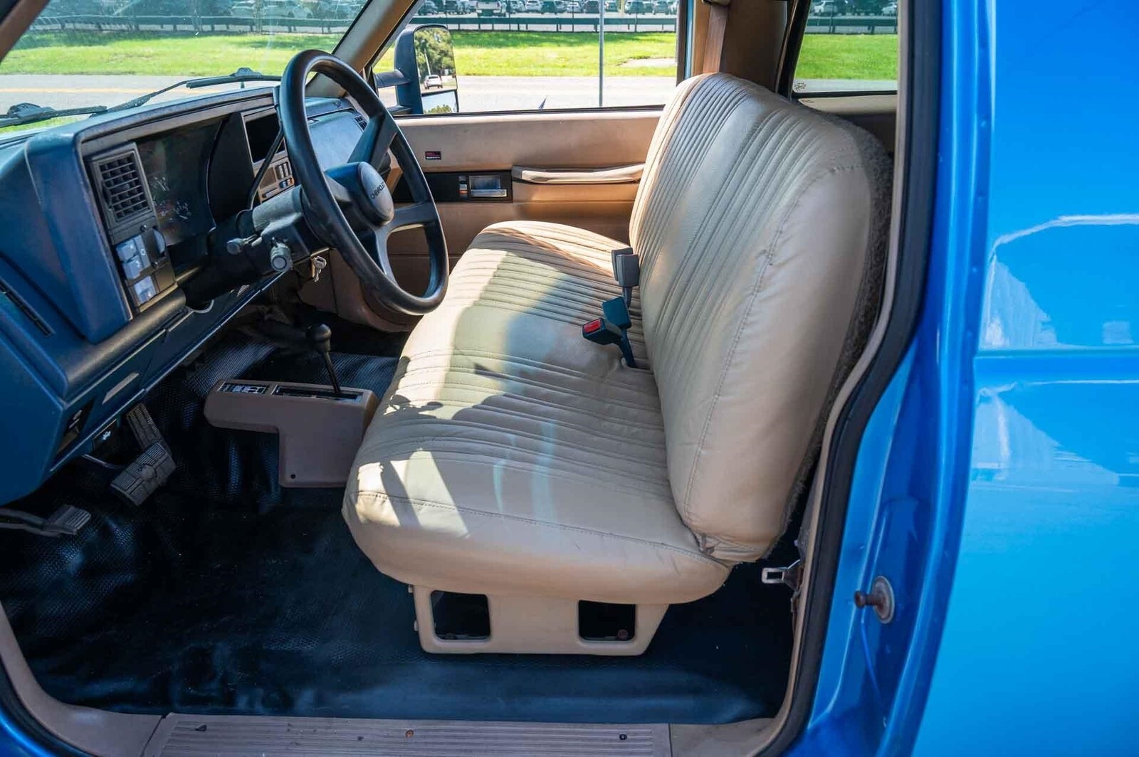 1992 GMC Yukon SL 2-Door 4x4, 5.7L V8 - photo 12