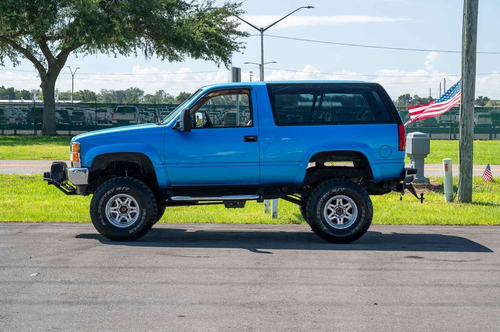 1992 GMC Yukon SL 2-Door 4x4, 5.7L V8 - photo 2
