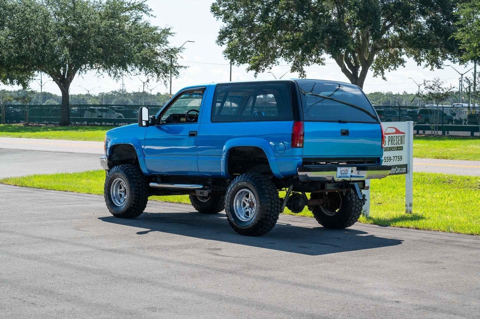1992 GMC Yukon SL 2-Door 4x4, 5.7L V8 - photo 4