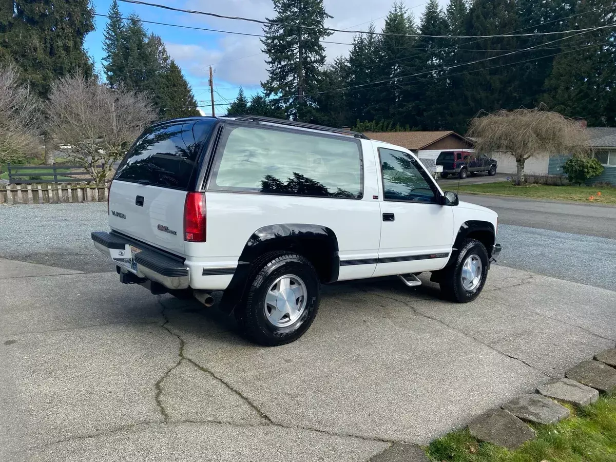 1992 GMC Yukon SUV White 4WD Automatic 1992 GMC Yukon