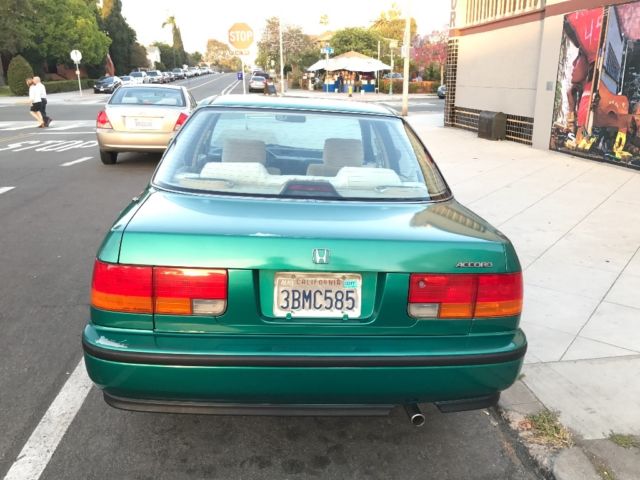 1992 Honda Accord - photo 2