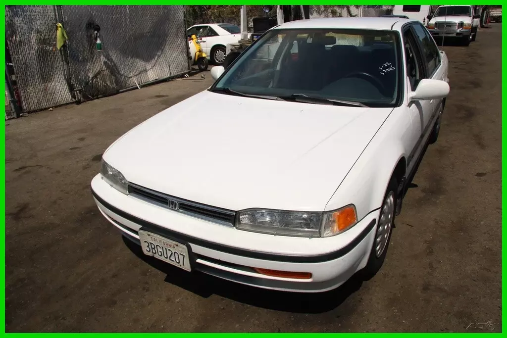 1992 Honda Accord LX 2.2 L 4 Cylinder NO RESERVE 1992 Honda Accord LX