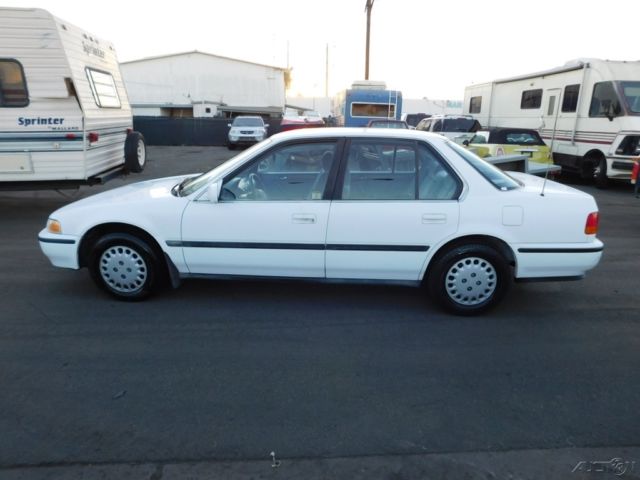 1992 Honda Accord LX Sedan 4-Door - photo 3