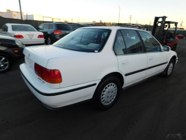 1992 Honda Accord LX Sedan 4-Door - photo 4