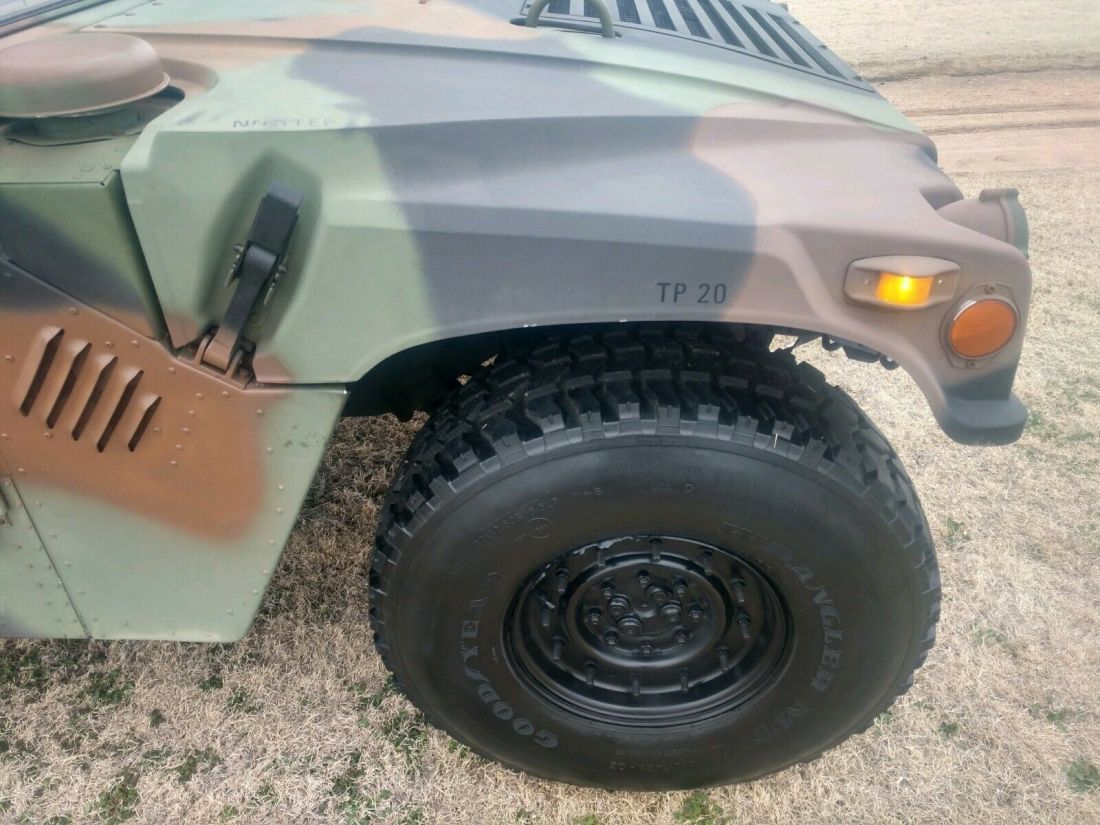 1992 Hummer H1 - photo 2