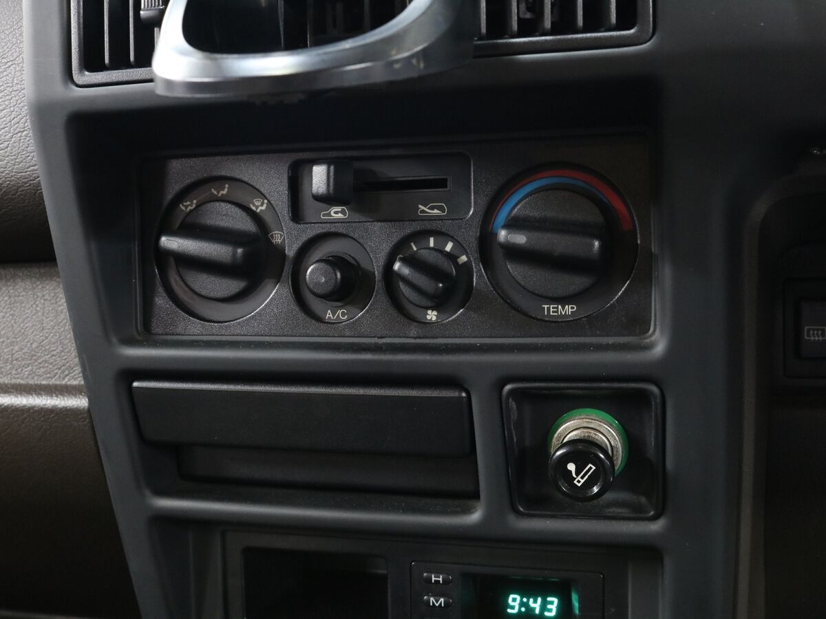 1992 Isuzu Bighorn - photo 12