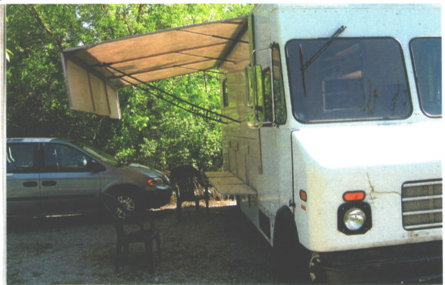 1992 Isuzu NPR Box Truck - photo 2