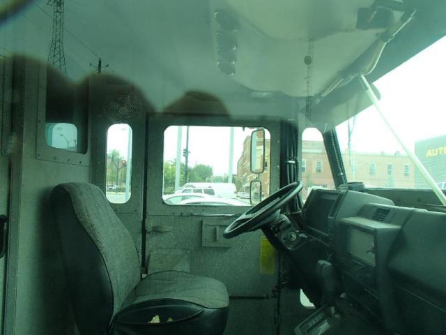 1992 Isuzu NPR 4000 Armored Armored - photo 7