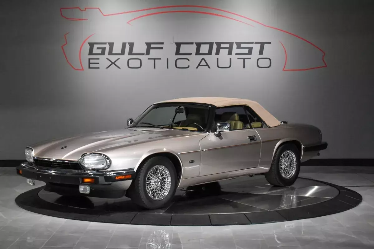 1992 Jaguar XJ-Series XJS 2dr Convertible 13270 Miles Oyster Convertible 5.3L V1 1992 Jaguar XJ XJS 2dr Convertible