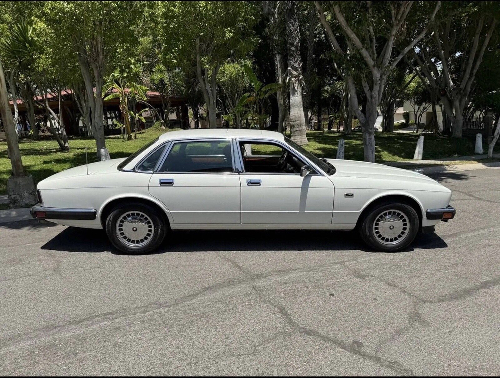 1992 Jaguar XJ6 SOVEREIGN - photo 4