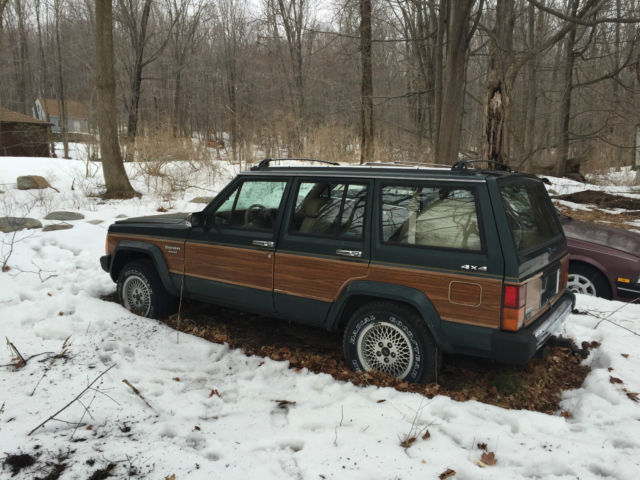 1992 Jeep Cherokee Briarwood Sport Utility 4-Door 4.0L HIGH OUTPUT 4X4 1992 Jeep Cherokee