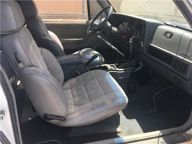1992 Jeep Cherokee Laredo - photo 4