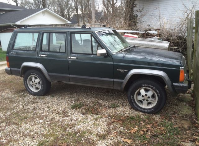 1992 Jeep Cherokee Laredo 4.0 four-door 1992 Jeep Cherokee