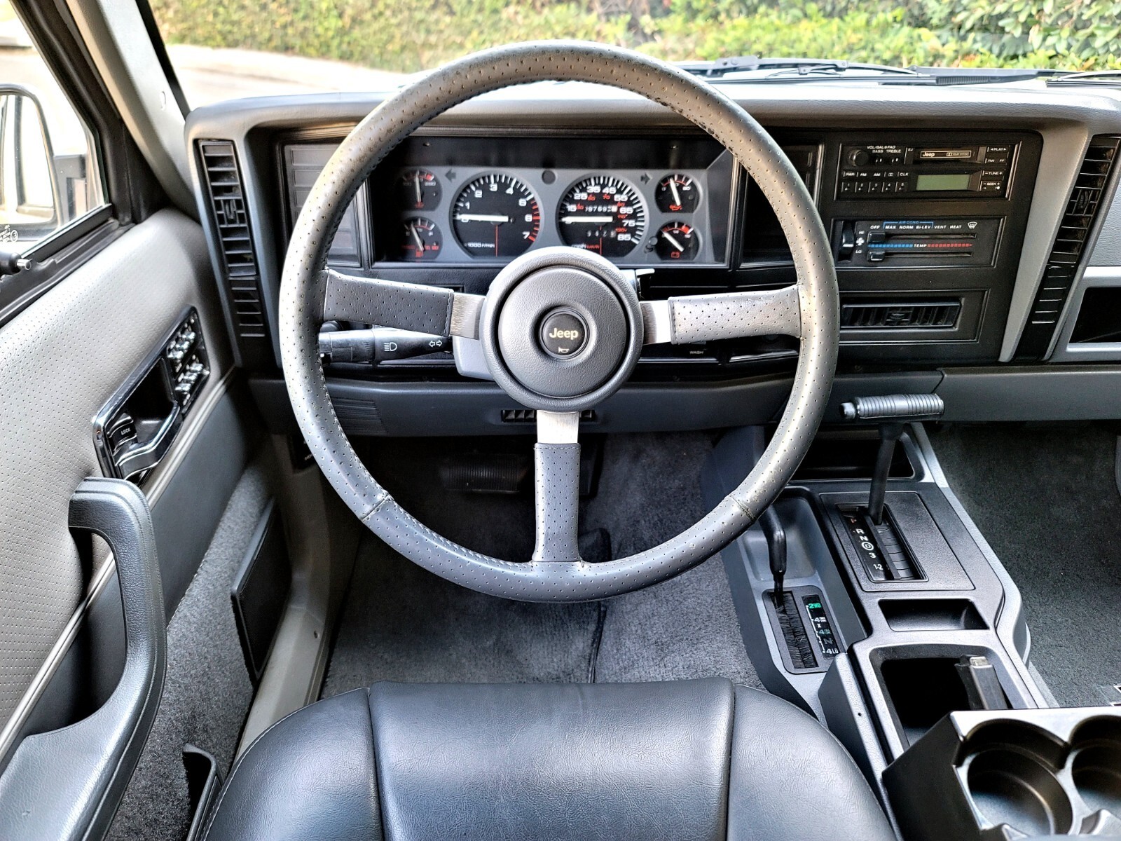 1992 Jeep Cherokee Limited 4x4 - photo 13