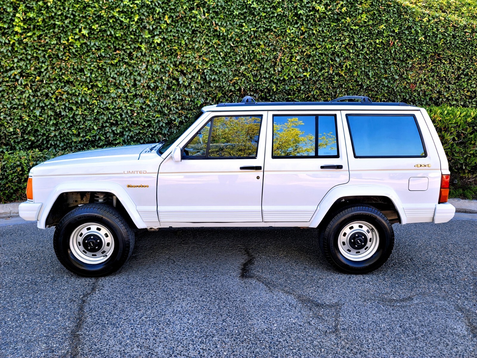 1992 Jeep Cherokee Limited 4x4 - photo 4